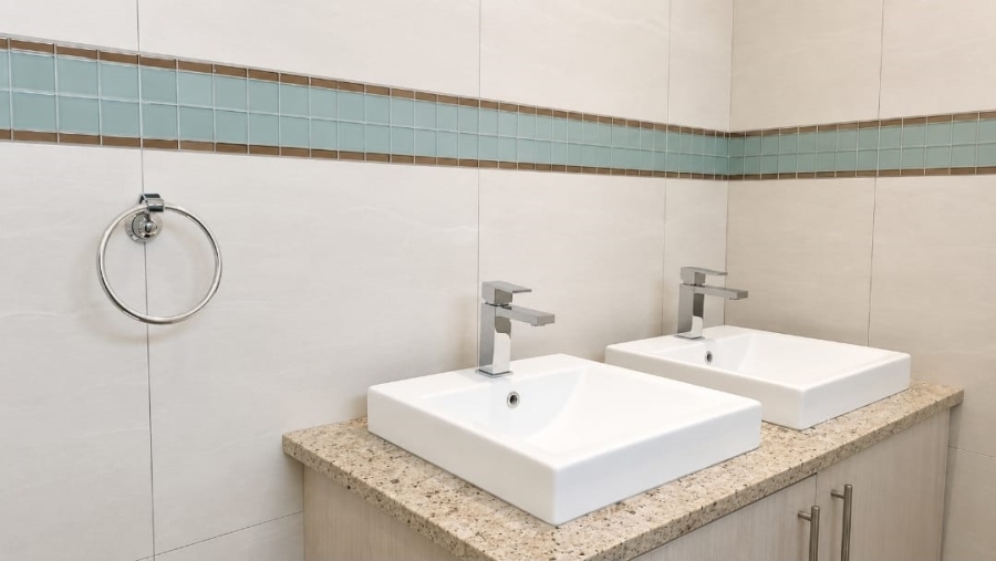 4 Bedroom Property for Sale in Parklands North Western Cape
